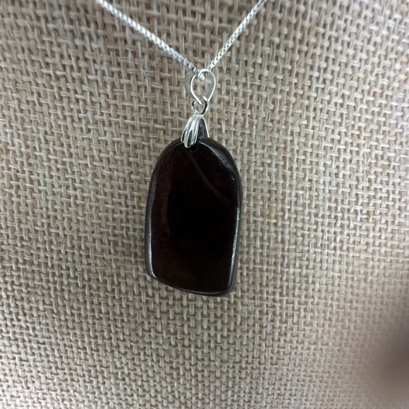 Arch Shaped Deer and Flowers Sugilite Pendant on Sterling Silver Box Chain - Picture 11 of 16